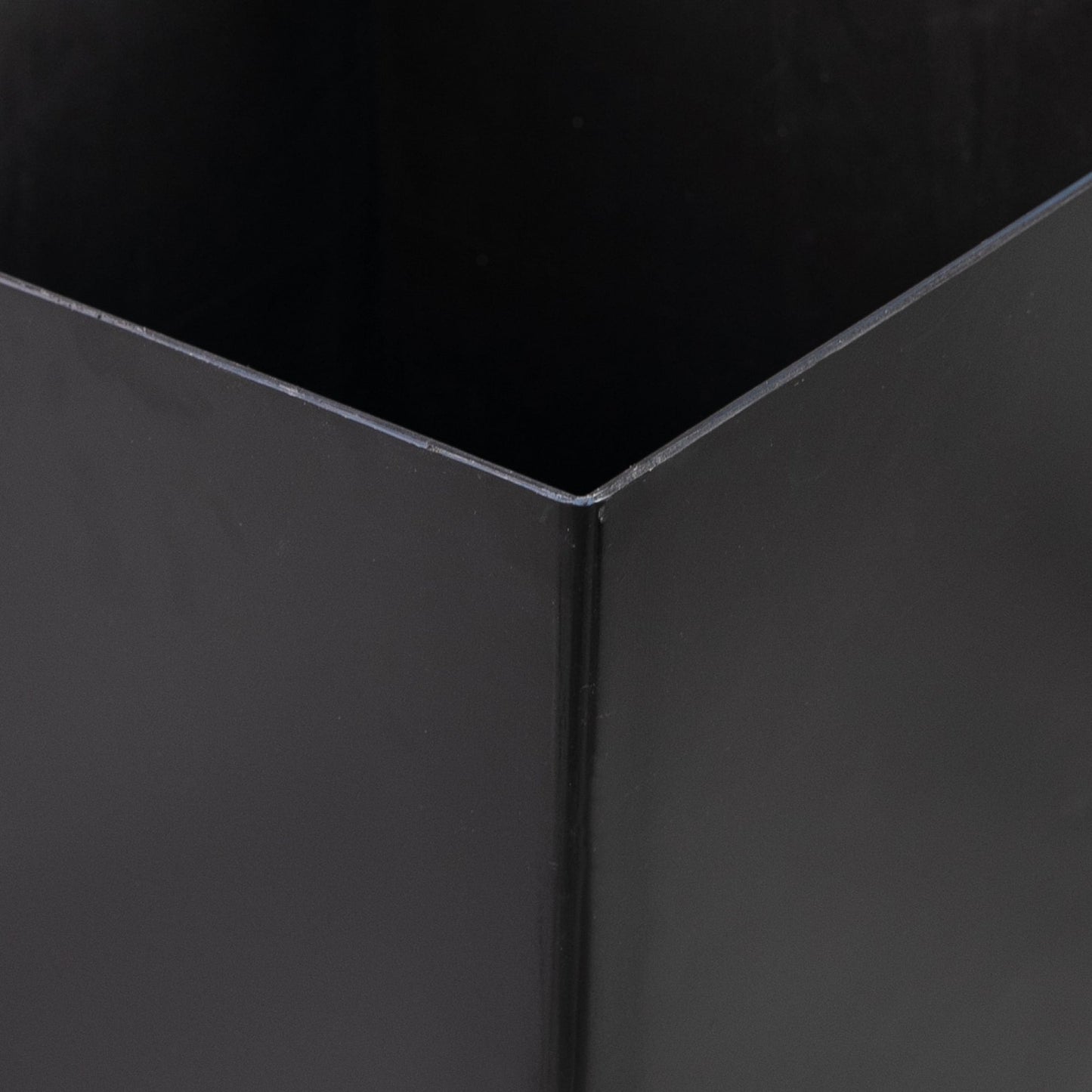 Ensemble de 3 pots de fleurs en plastique Outsunny de 71 cm de haut, grands pots de jardin en plastique pour l'intérieur et l'extérieur, pour l'entrée, la terrasse et le jardin.