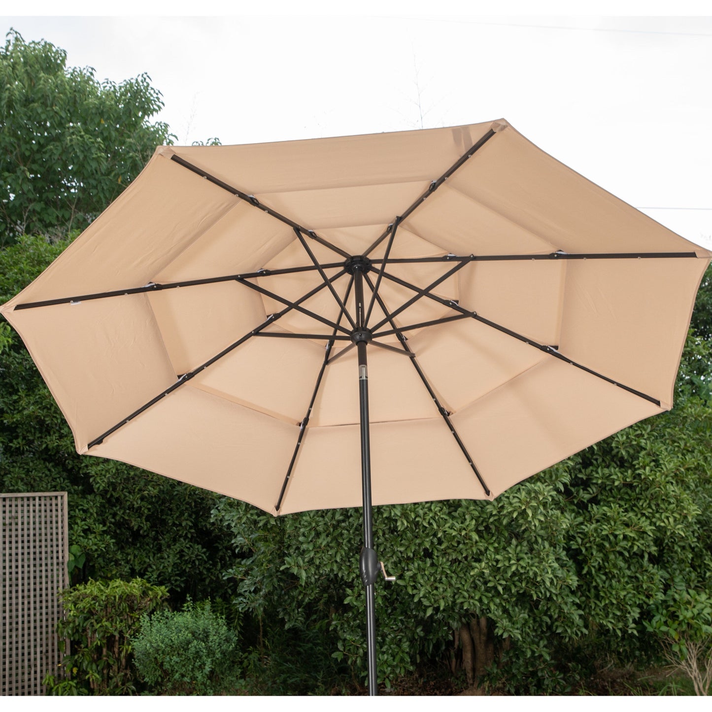 Parasol de terrasse MAISON ARTS de 3 m (10 pi) à 3 niveaux, à inclinaison automatique, double ventilation et éclairage LED