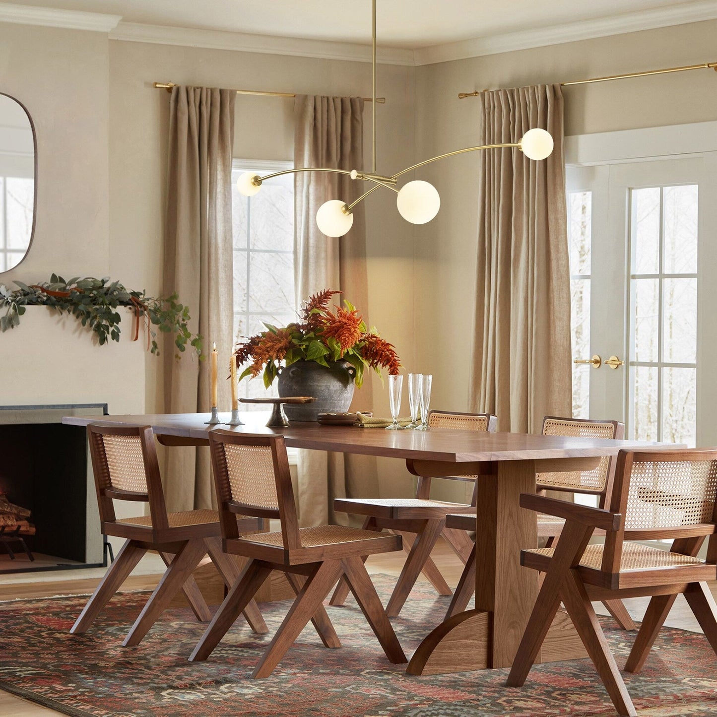 Suspension Sputnik linéaire simple et moderne à 4 lumières, couleur or, pour îlot de cuisine ou salle à manger – 130 cm (l) x 28 cm (p) x 15 cm (h).