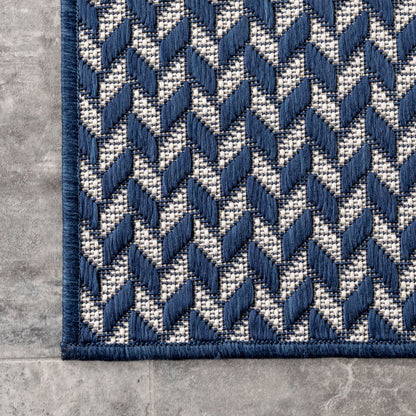 Tapis d'intérieur/extérieur à chevrons Nuloom Camryn