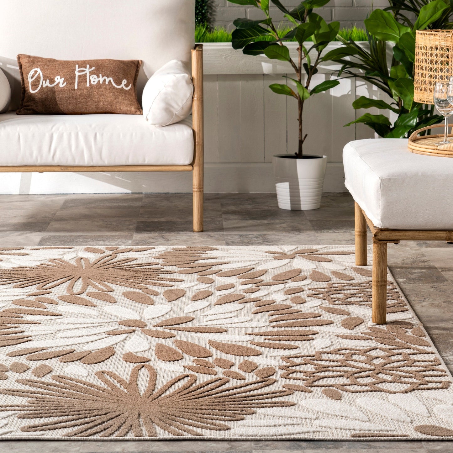 Tapis d'intérieur/extérieur Nuloom Ronda à motif floral audacieux
