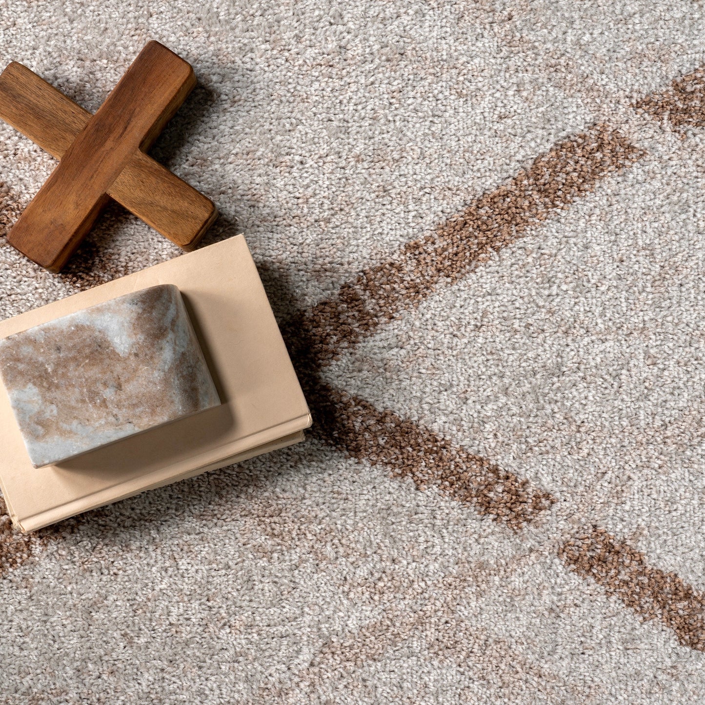 Tapis de sol moderne abstrait Nuloom Skylar