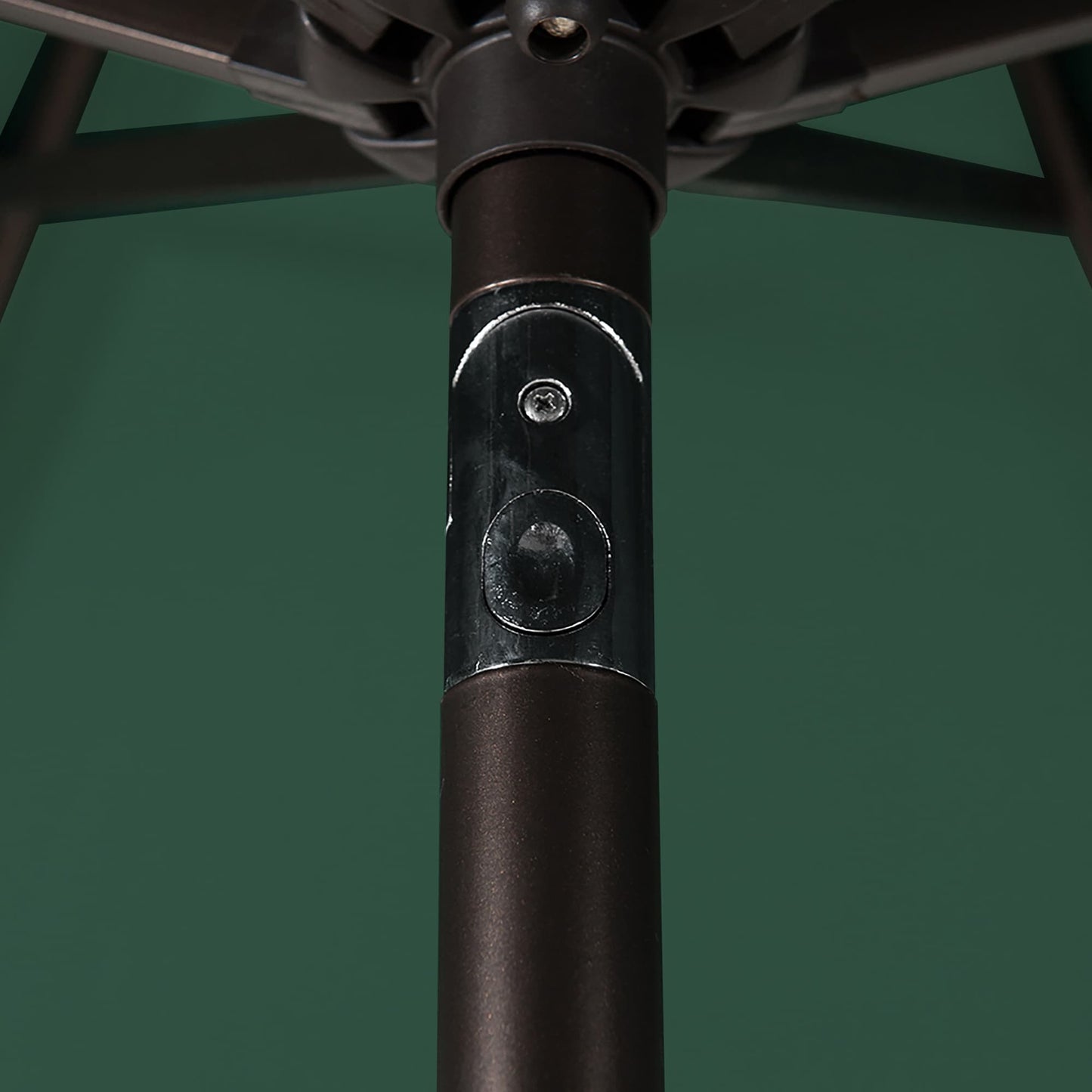 Parasol de terrasse Lopes de 2,74 m (9 pi) avec pied et support lestés finition bronze inclus