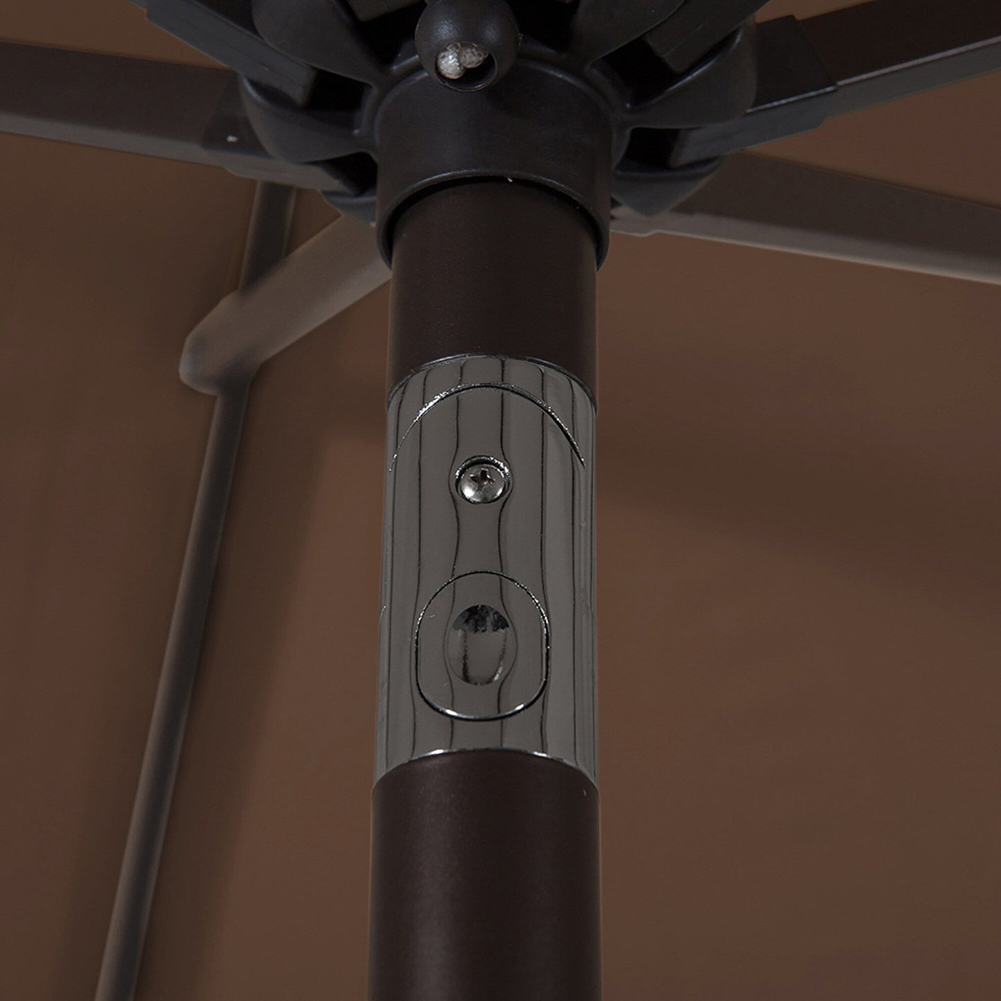 Parasol de terrasse Lopes de 2,74 m (9 pi) avec pied et support lestés finition bronze inclus