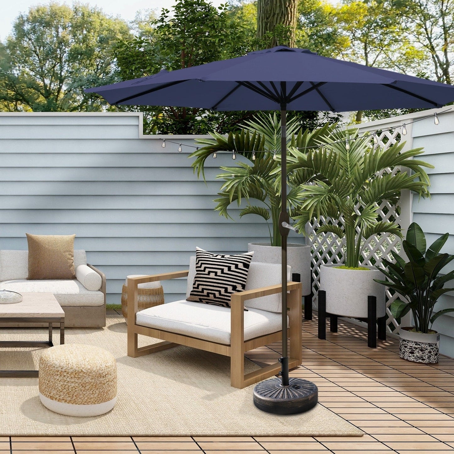 Parasol de terrasse Lopes de 2,74 m (9 pi) avec pied et support lestés finition bronze inclus