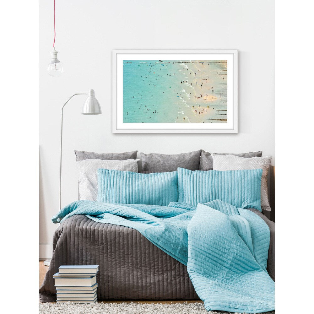 Marmont Hill - Reproduction encadrée « Amusement à la plage » - Multicolore