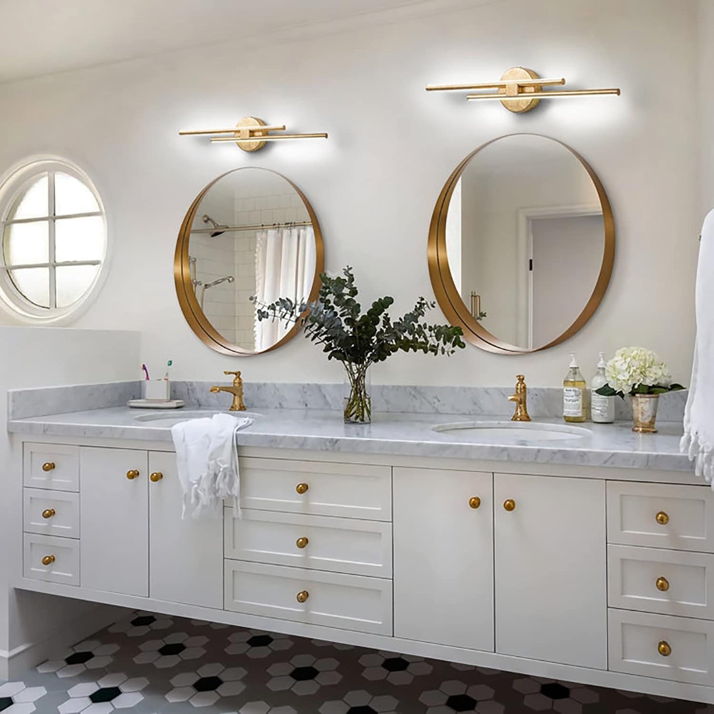 Applique murale minimaliste en métal linéaire à LED dimmable à 2 lumières