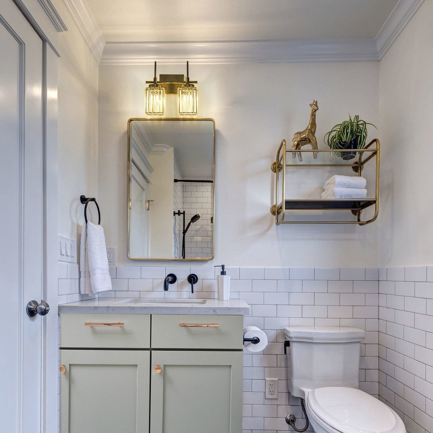 Applique murale moderne dorée à intensité variable, style cylindrique glamour pour salle de bain, applique murale en cristal pour coiffeuse