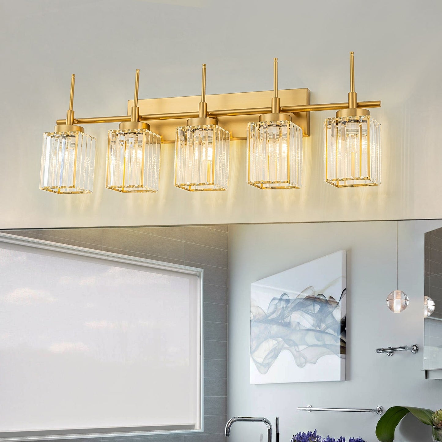 Applique murale moderne dorée à intensité variable, style cylindrique glamour pour salle de bain, applique murale en cristal pour coiffeuse