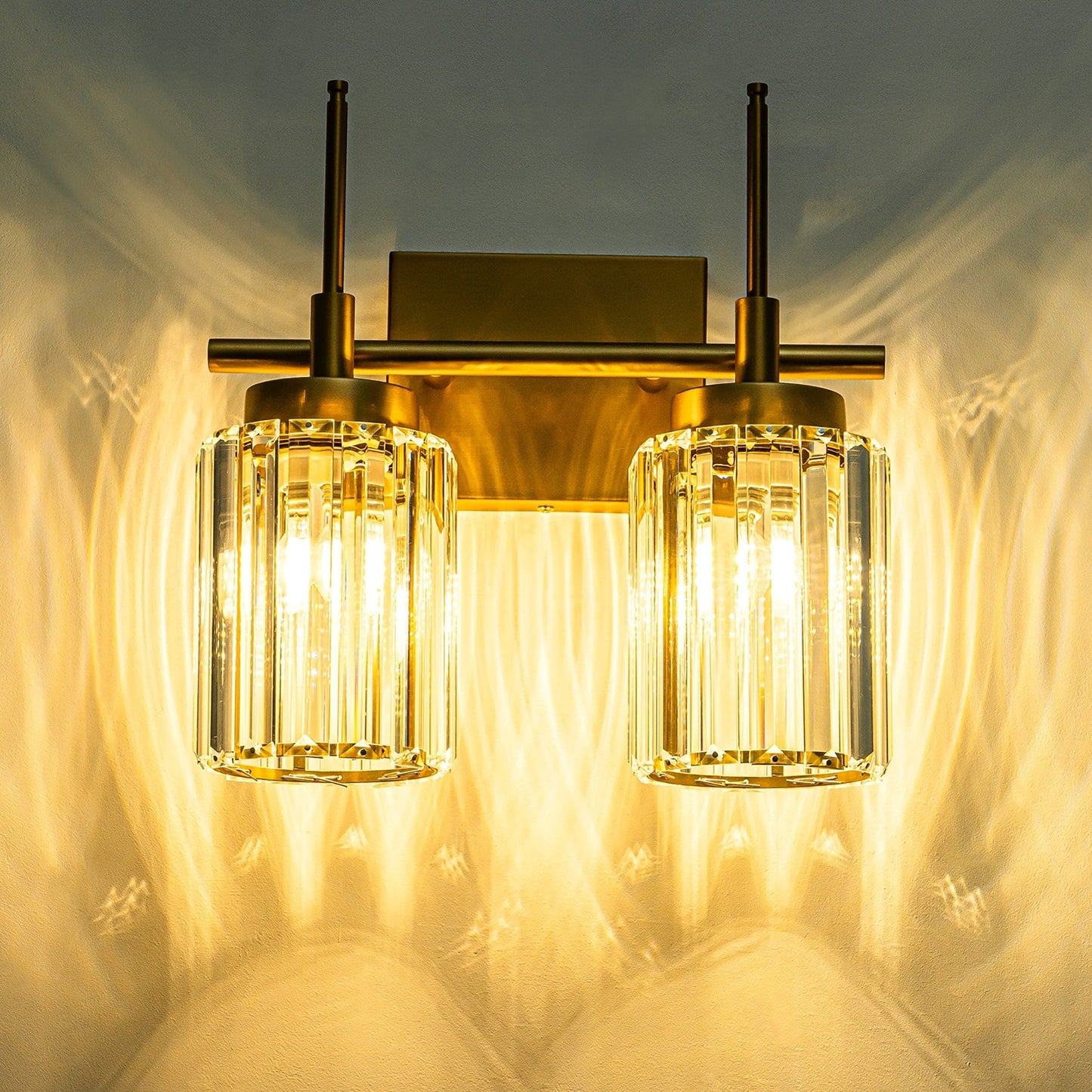 Applique murale moderne dorée à intensité variable, style cylindrique glamour pour salle de bain, applique murale en cristal pour coiffeuse