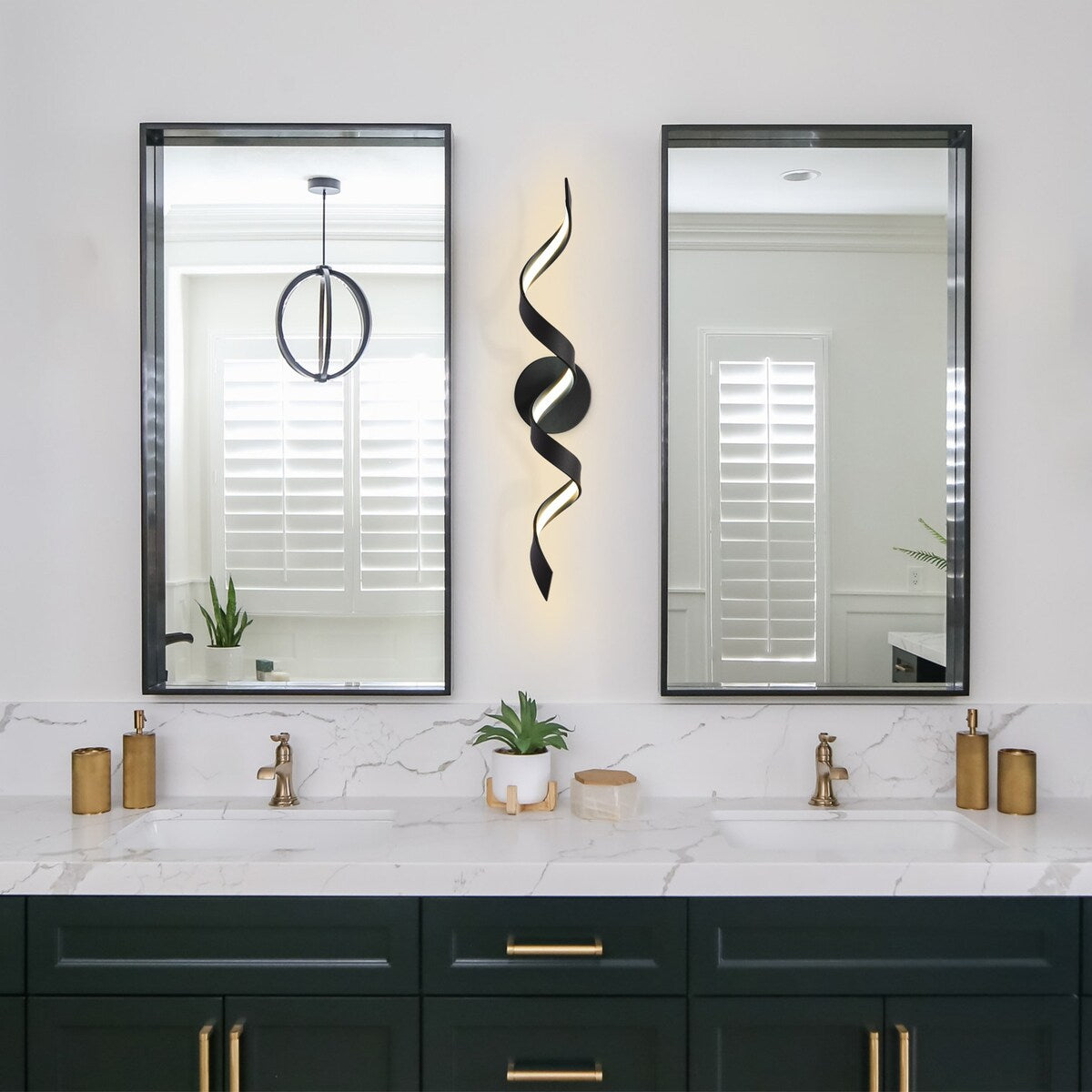 Applique murale LED moderne en spirale pour salle de bain, à intensité variable.