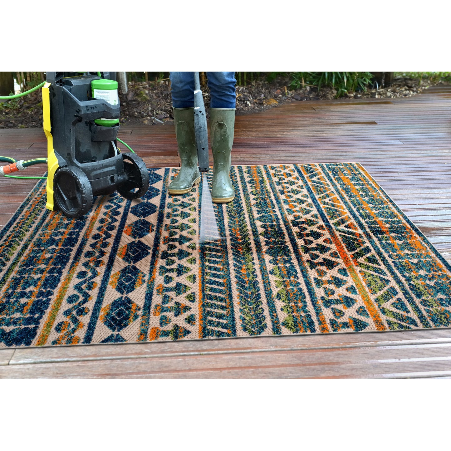 World Rug Gallery Modern Stripes Faded Geometric Indoor/Outdoor Area Rug