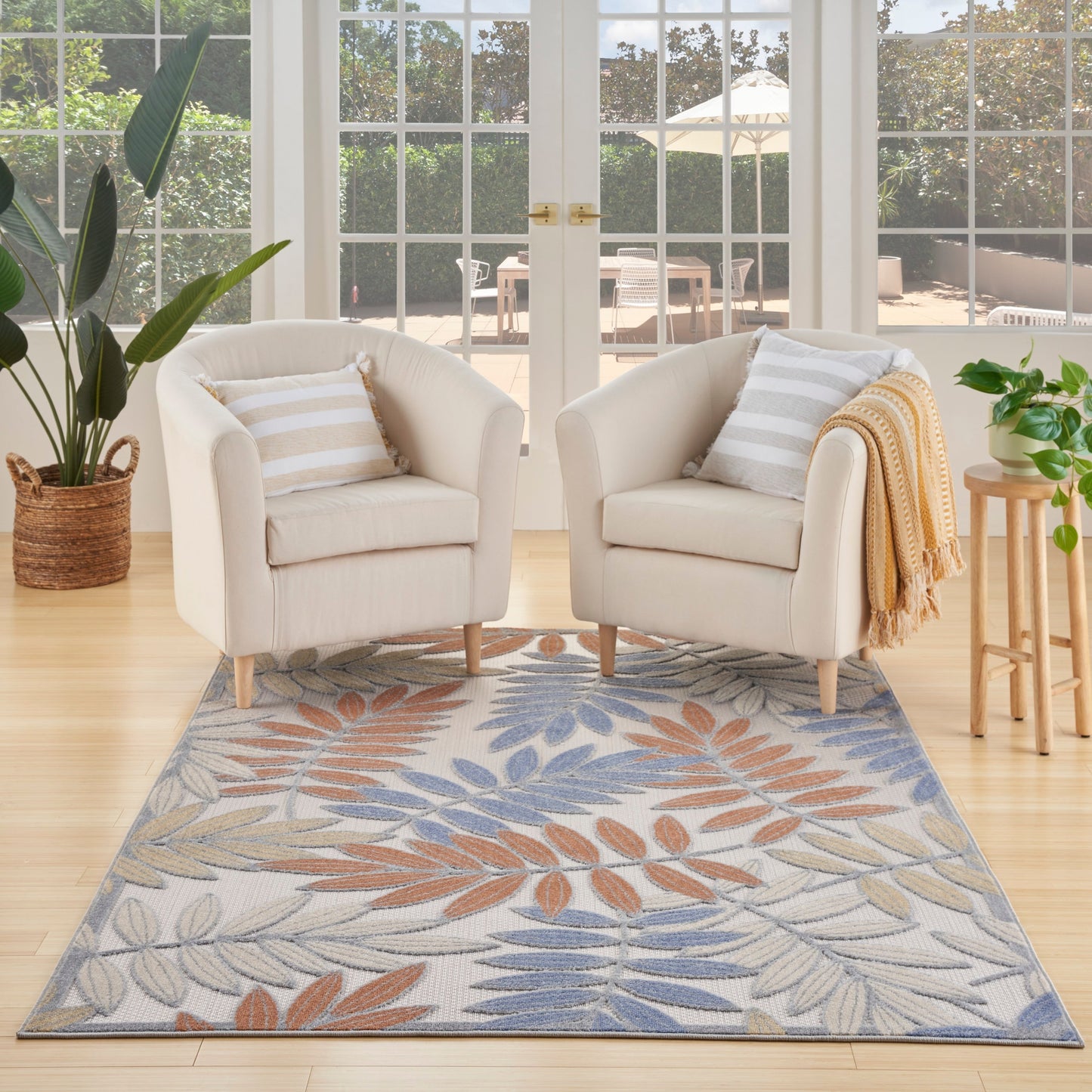 Tapis d'intérieur/extérieur Nourison Aloha à motif de feuilles vibrantes