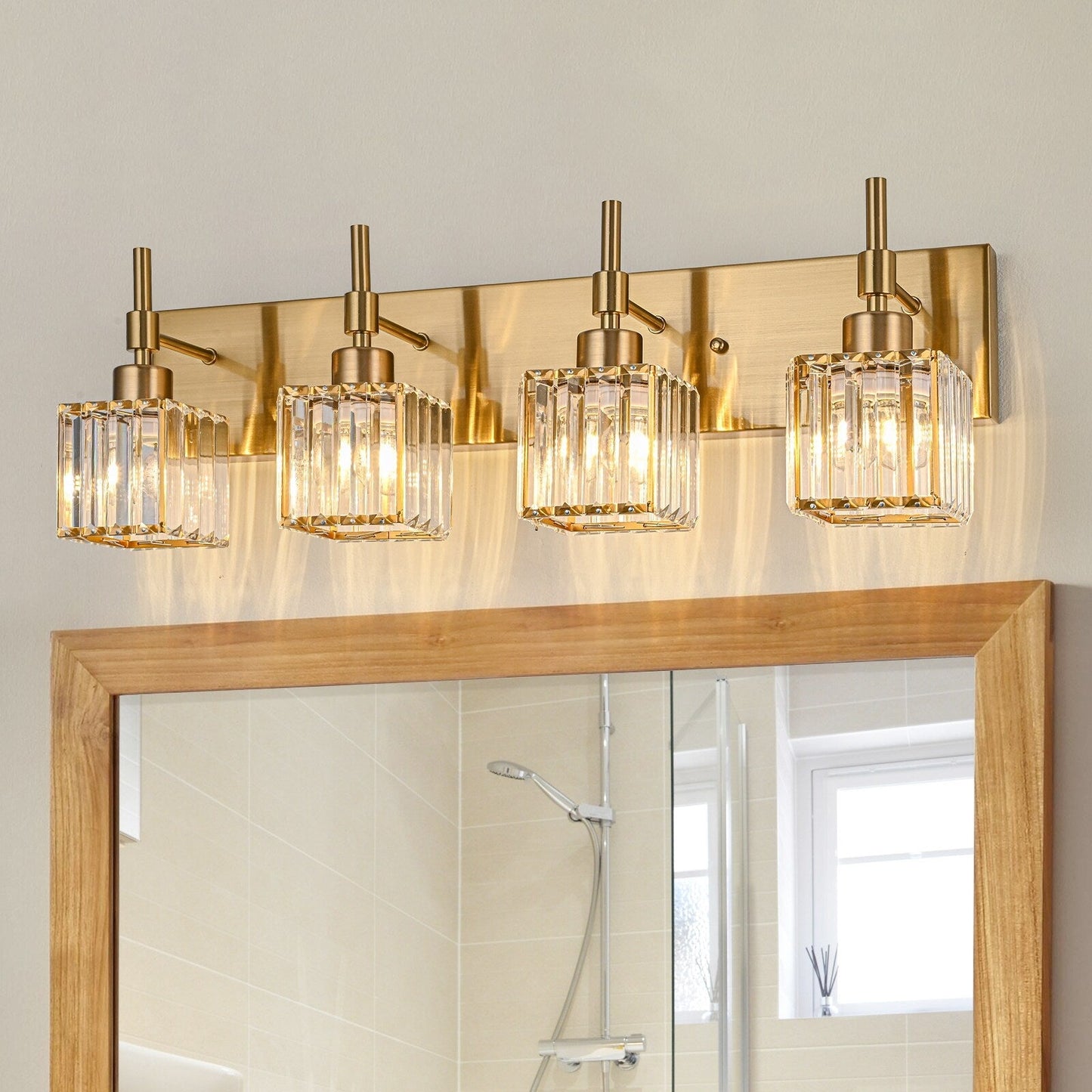 Luminaires de salle de bain modernes à intensité variable en cristal Ora, à installer au-dessus du miroir, style glamour.