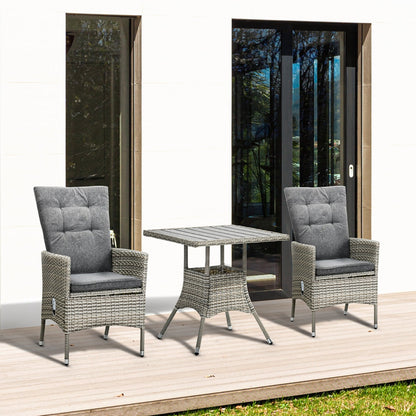 Ensemble de canapé de patio 3 pièces Outsunny en rotin PE, fauteuils inclinables d'extérieur, table basse avec plateau en plastique imitation bois