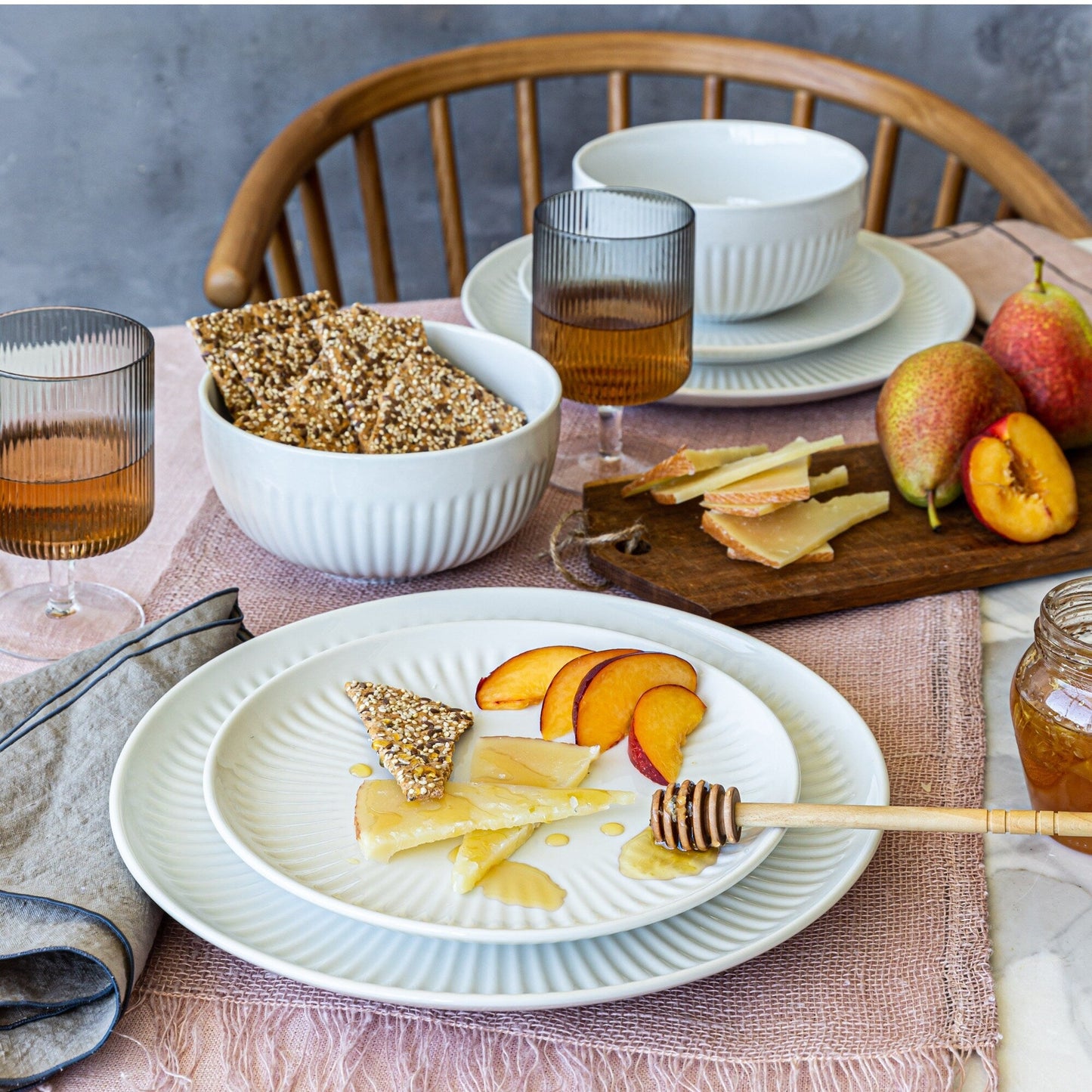 Service de table 24 pièces en porcelaine blanche cannelée Over and Back