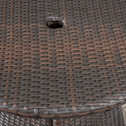 Ensemble bistrot d'extérieur Peterson 3 pièces en osier avec coussins par Christopher Knight Home