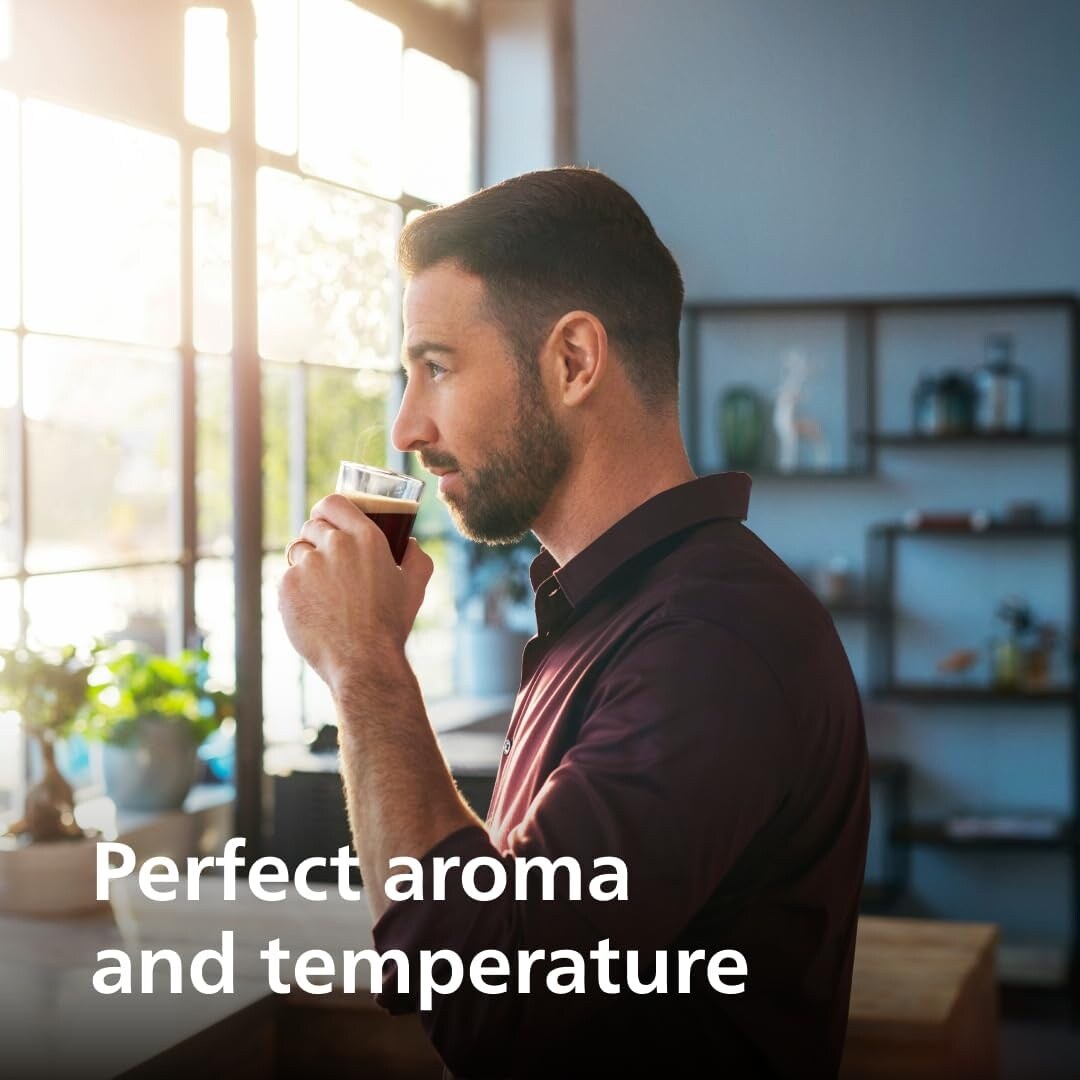 Machine à expresso haut de gamme, 12 cafés chauds/glacés, système LatteGo, broyeur en céramique, chrome noir