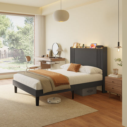 Lit Queen/Full à tête de lit capitonnée à canaux verticaux et dossier à oreilles