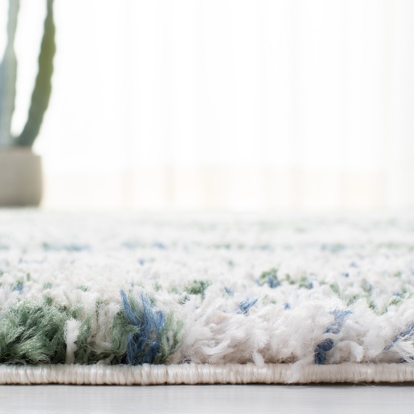 Tapis berbère Shag Tikvah moderne SAFAVIEH de 3 cm d'épaisseur