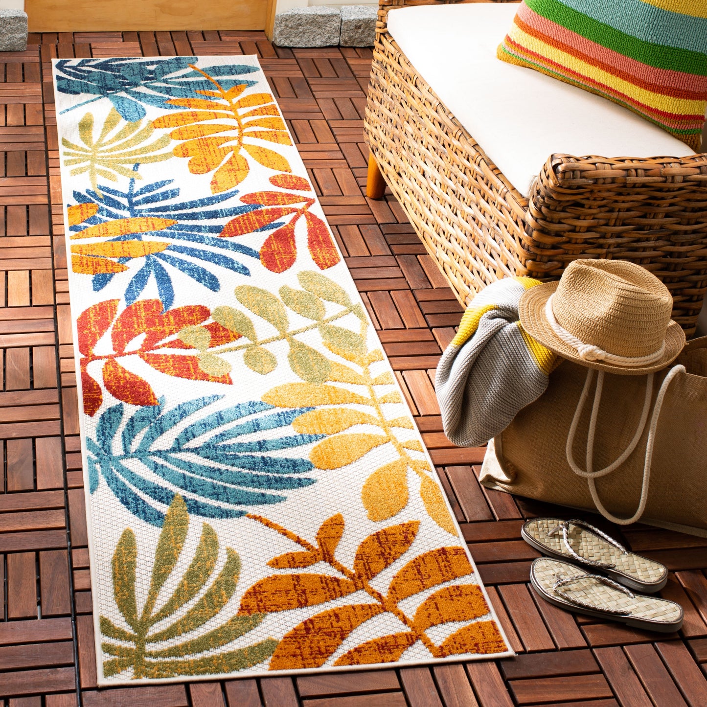 Tapis de patio imperméable à motif floral SAFAVIEH Cabana Neera pour intérieur/extérieur