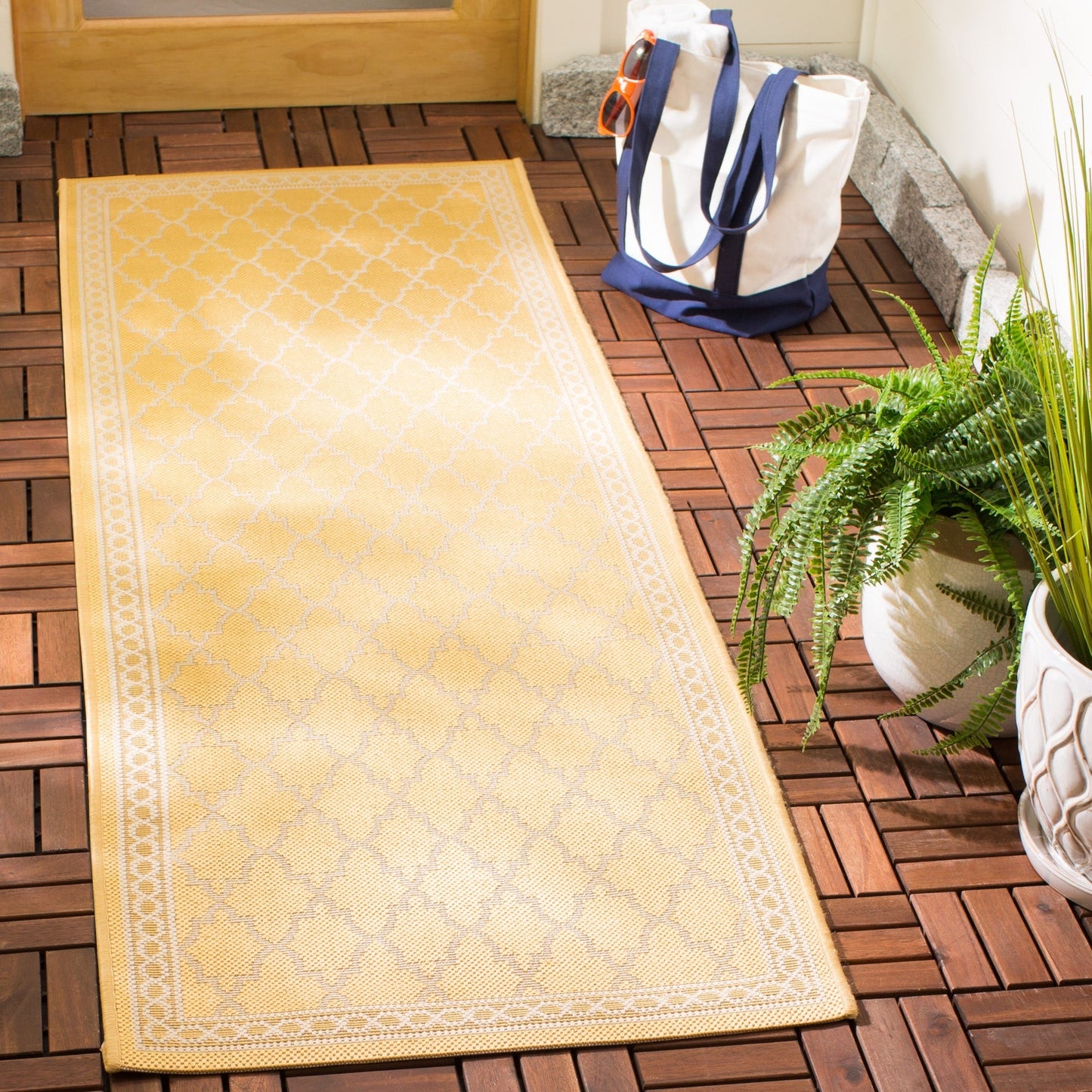 Tapis de jardin imperméable SAFAVIEH Courtyard Janell Trellis pour terrasse ou jardin
