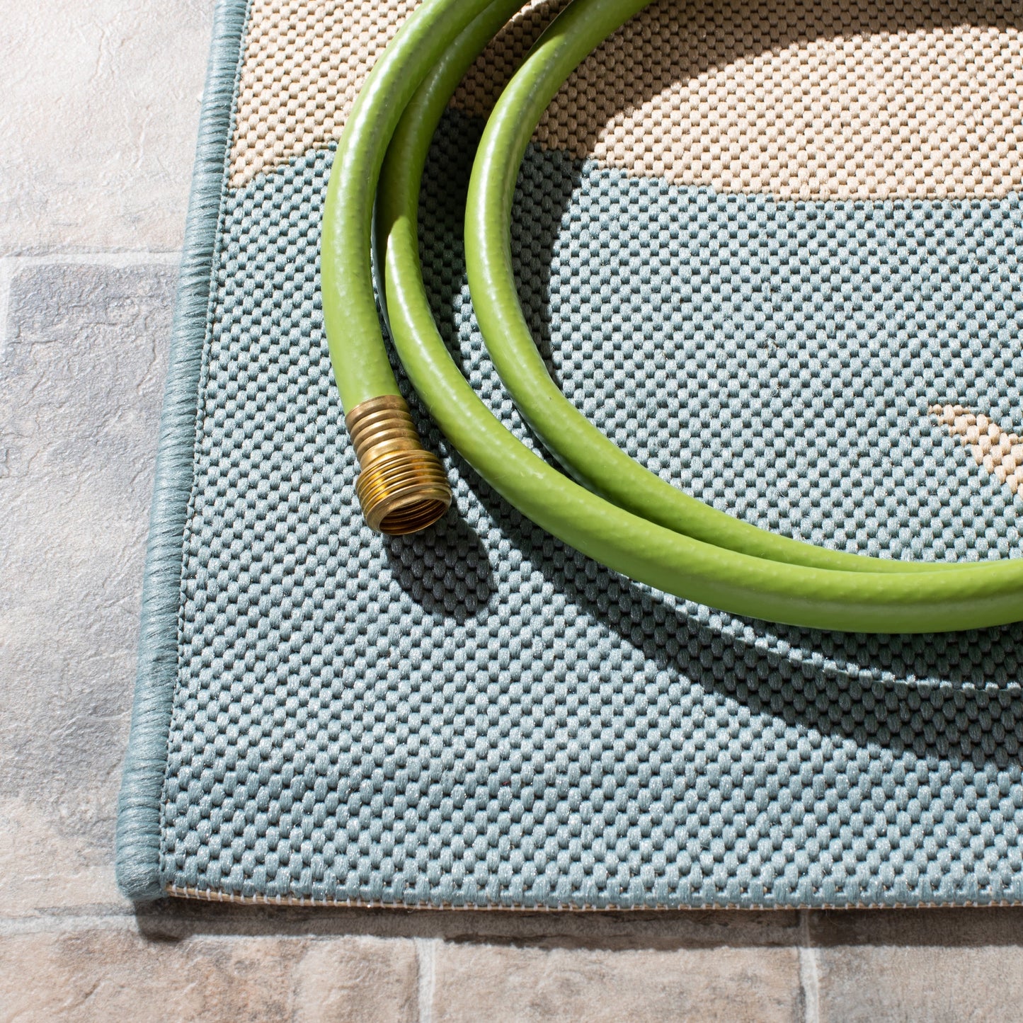 Tapis de jardin SAFAVIEH Courtyard Ragne pour intérieur/extérieur, imperméable, terrasse ou jardin.