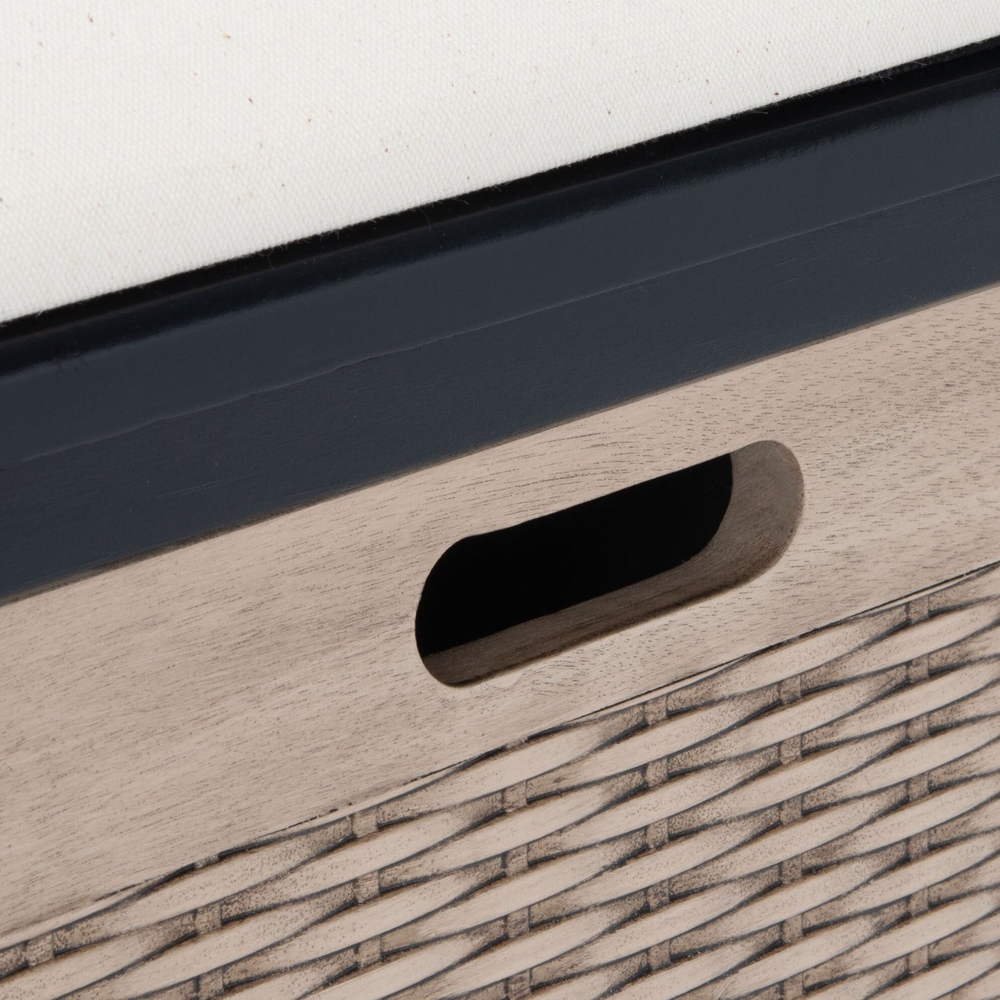 Banc de rangement SAFAVIEH Fiorello à 3 tiroirs avec coussin - 120 cm (L) x 38 cm (l) x 48 cm (H)