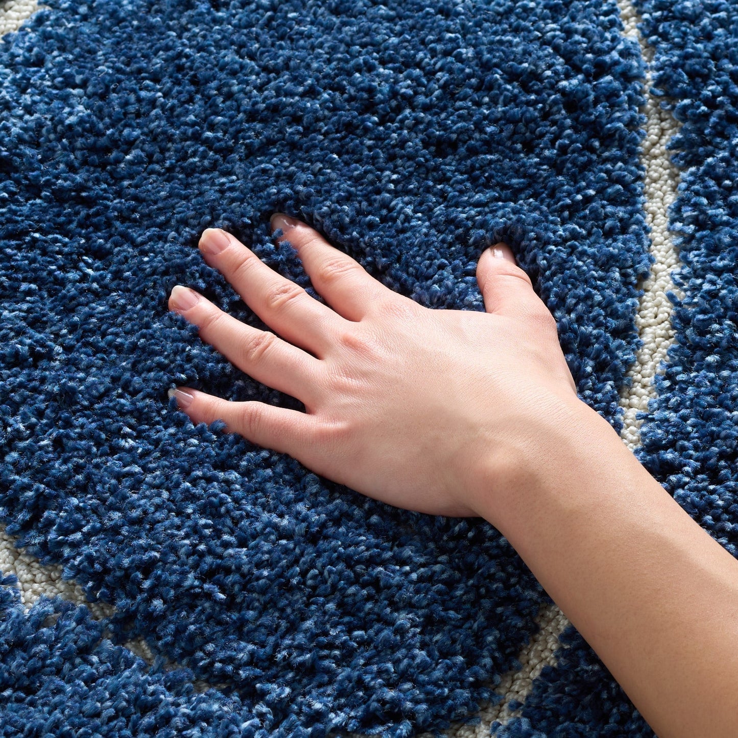 Tapis SAFAVIEH Florida Shag Staka Abstract Waves de 3 cm d'épaisseur