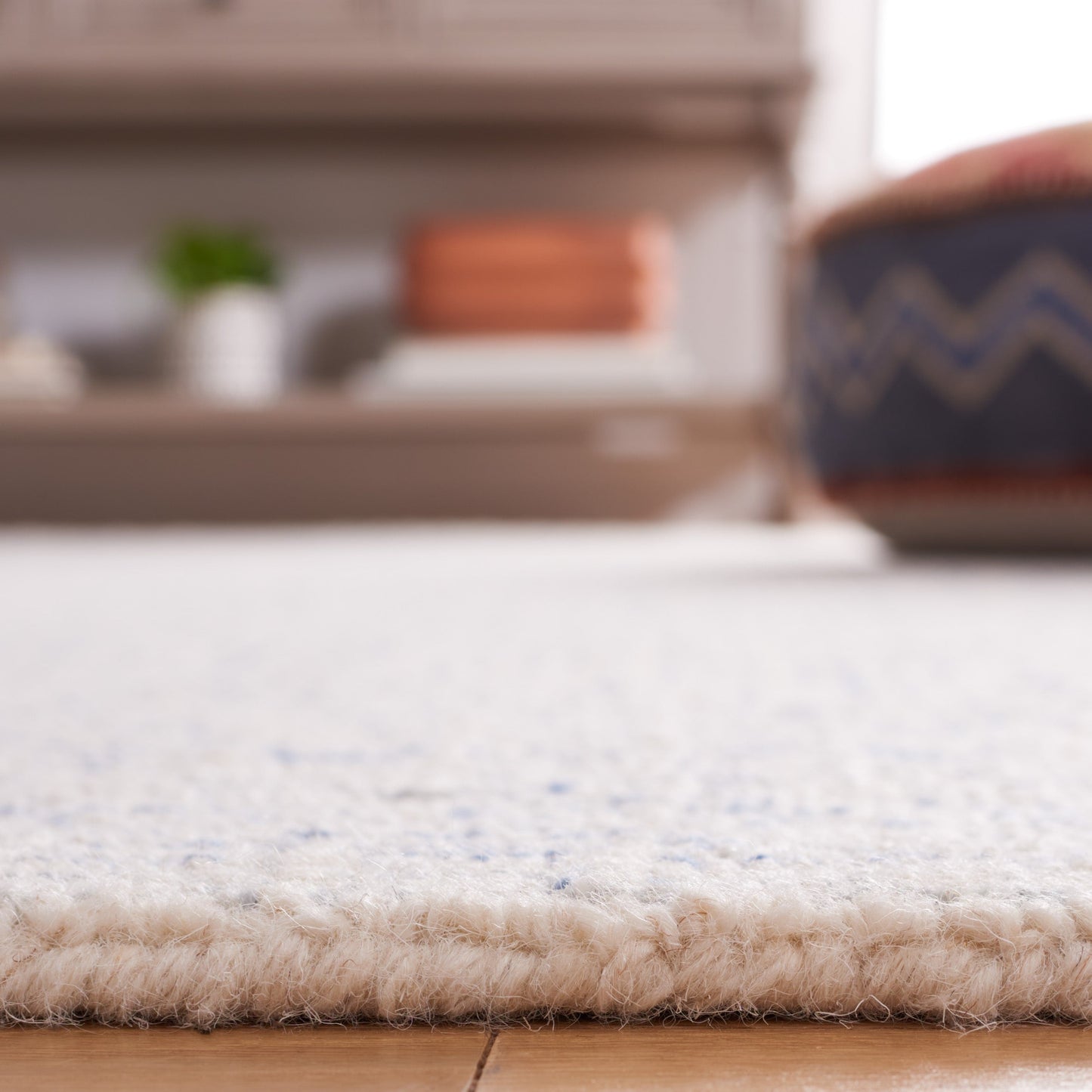 Tapis moderne en laine abstrait Maggy fait main SAFAVIEH