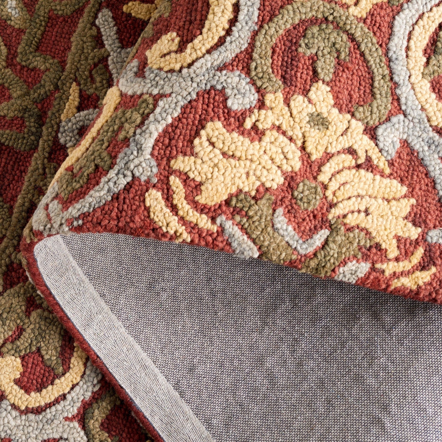 Tapis en laine à motif floral Porzia fait main SAFAVIEH