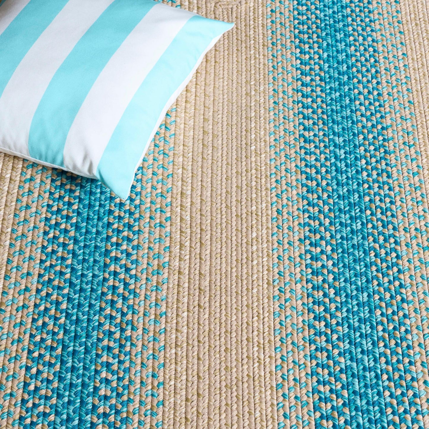 Tapis de campagne tressé à la main SAFAVIEH Kita