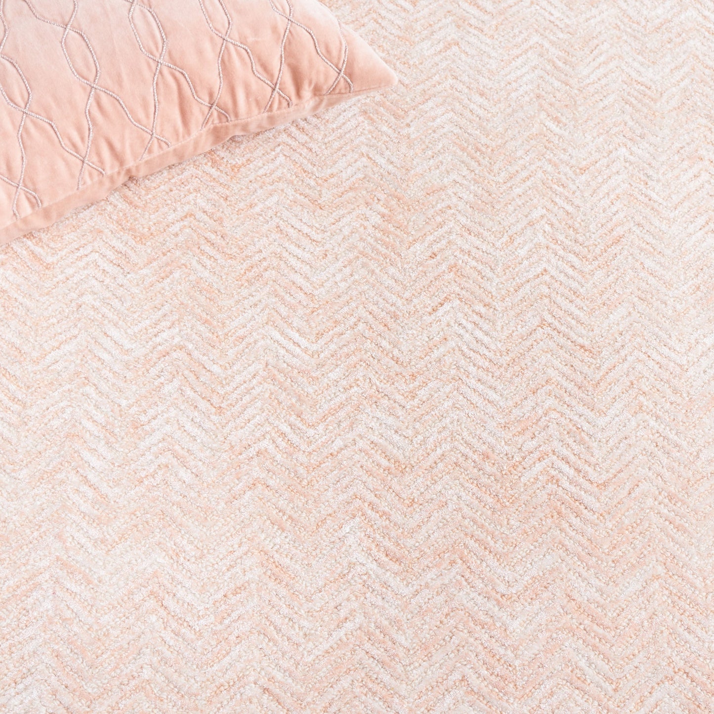 Tapis SAFAVIEH Glamour Ostilia Chevron en viscose fait main