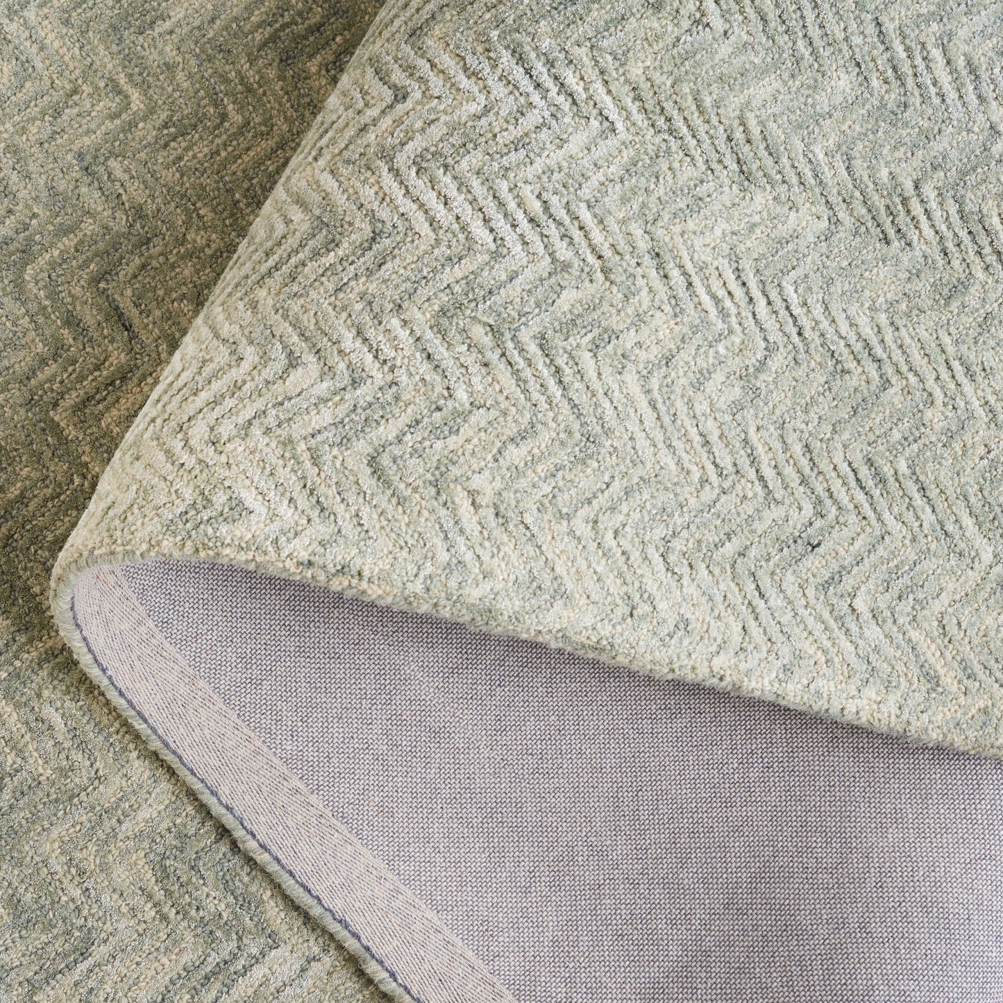 Tapis SAFAVIEH Glamour Ostilia Chevron en viscose fait main