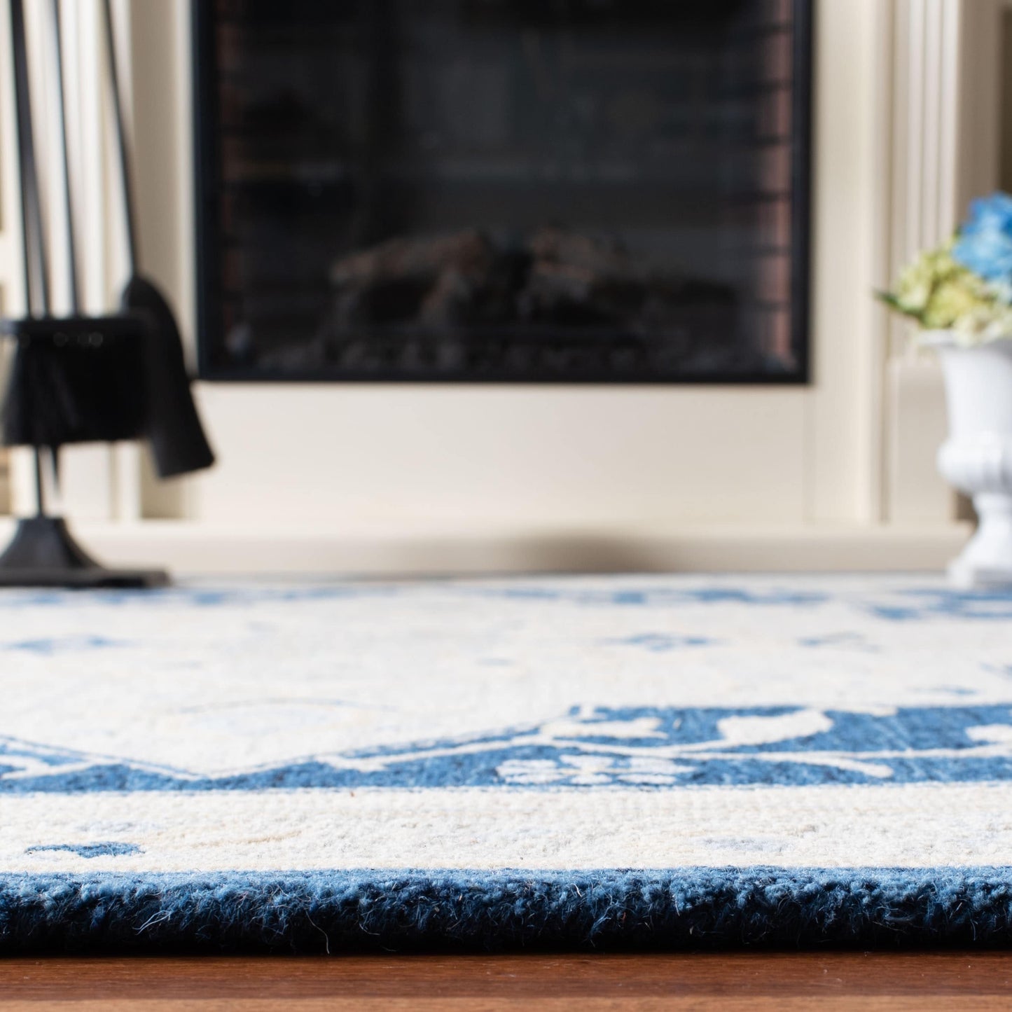 Tapis SAFAVIEH en laine Selveta micro-bouclée faite à la main