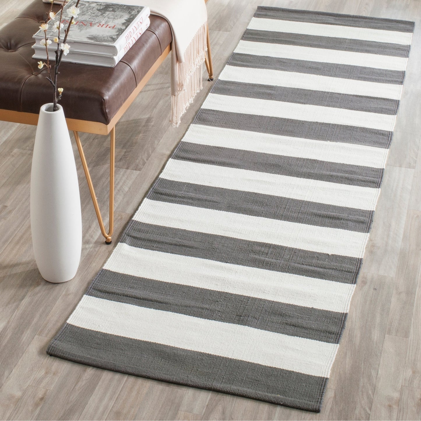 Tapis SAFAVIEH Montauk à rayures Geltrude en coton tissé plat fait main