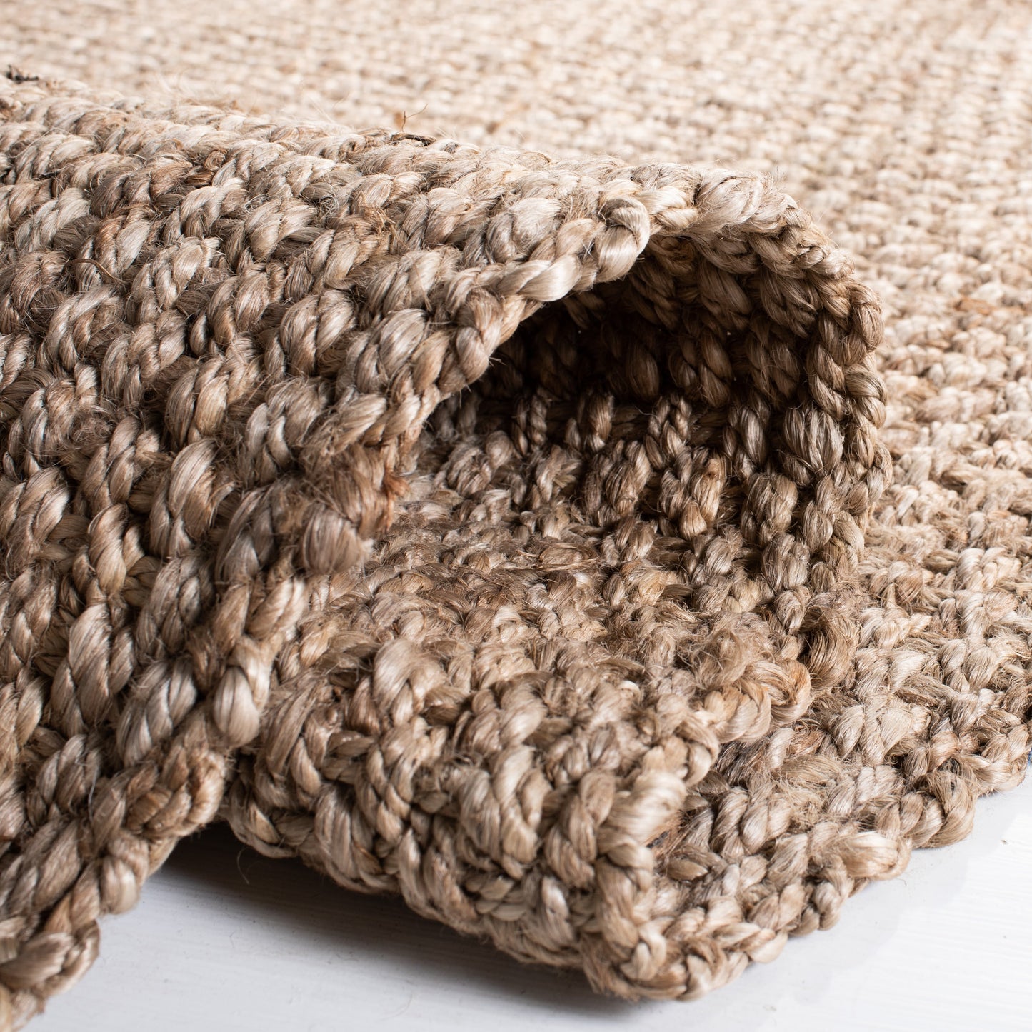 Tapis Dorkas en jute naturel fait main SAFAVIEH