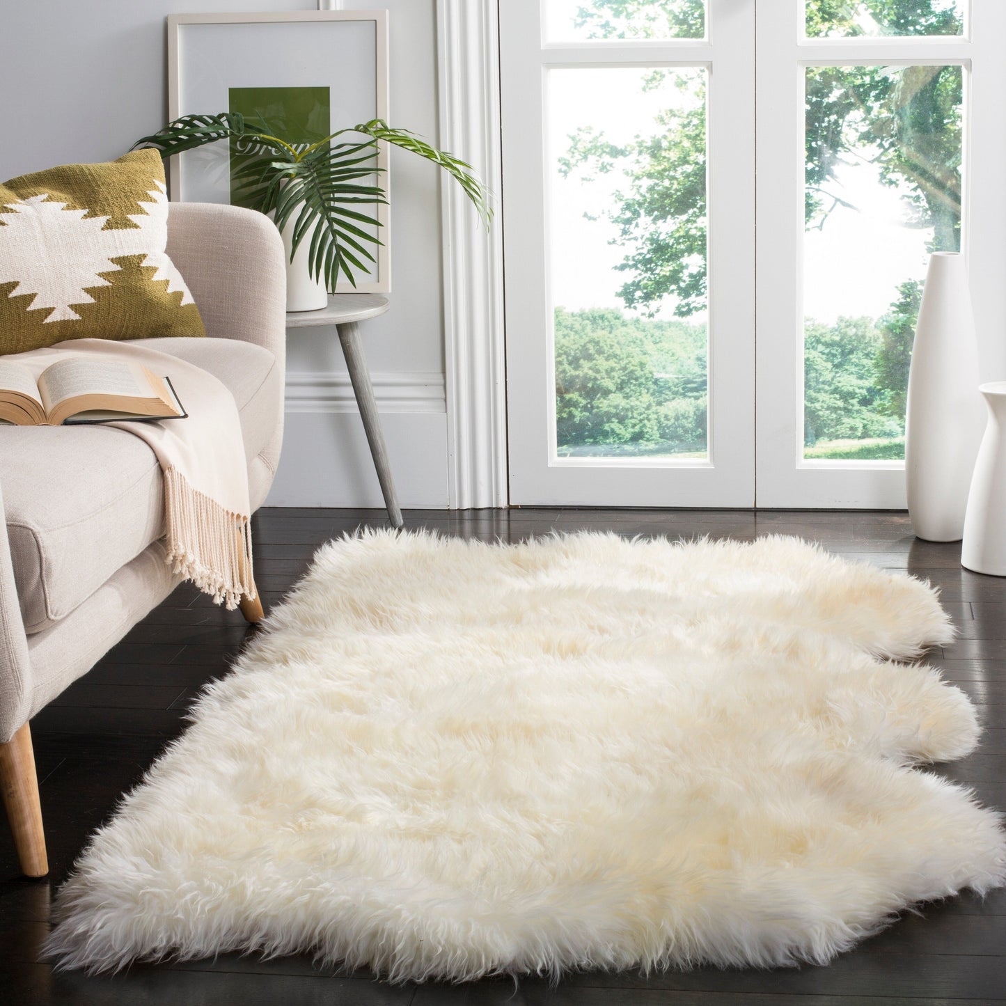 Tapis Brittnie en peau de mouton véritable, fait main par SAFAVIEH