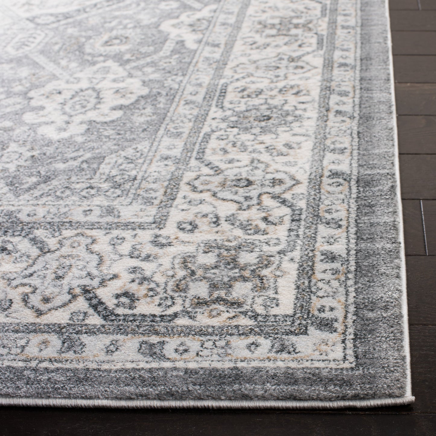 Tapis oriental traditionnel SAFAVIEH Isabella Roxann