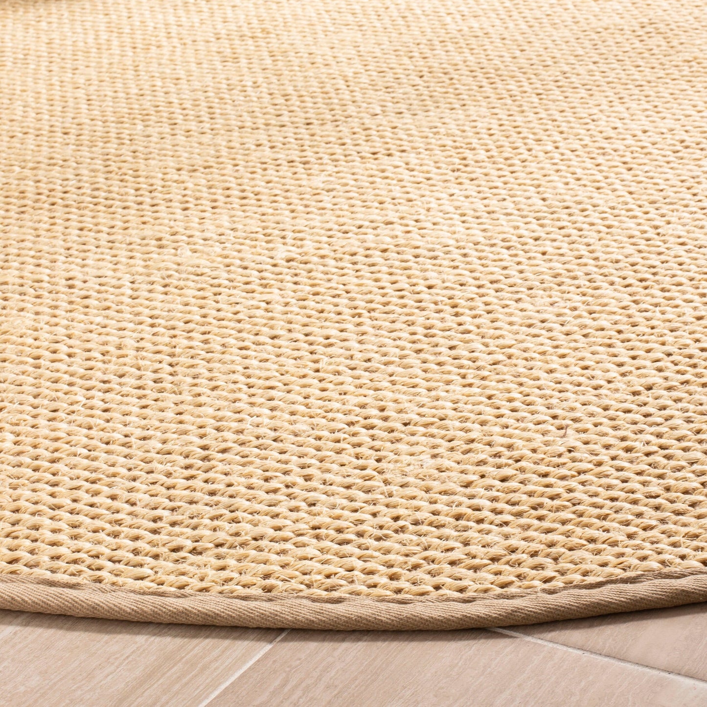 Tapis en sisal Anabel en fibres naturelles SAFAVIEH