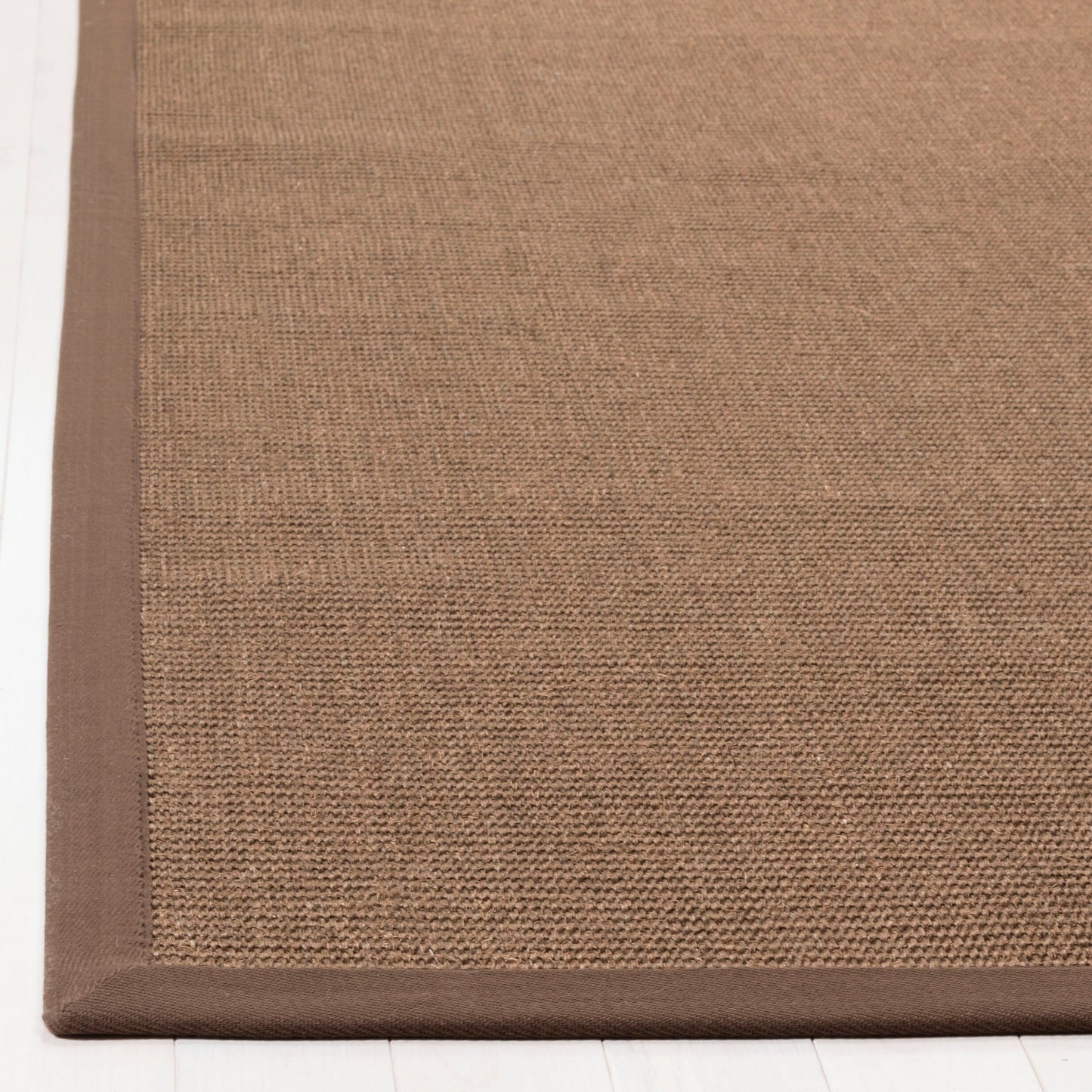 Tapis en sisal à bordure Madelyn en fibres naturelles SAFAVIEH