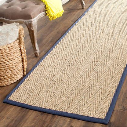 Tapis Trilby en fibres naturelles SAFAVIEH à chevrons en jonc de mer