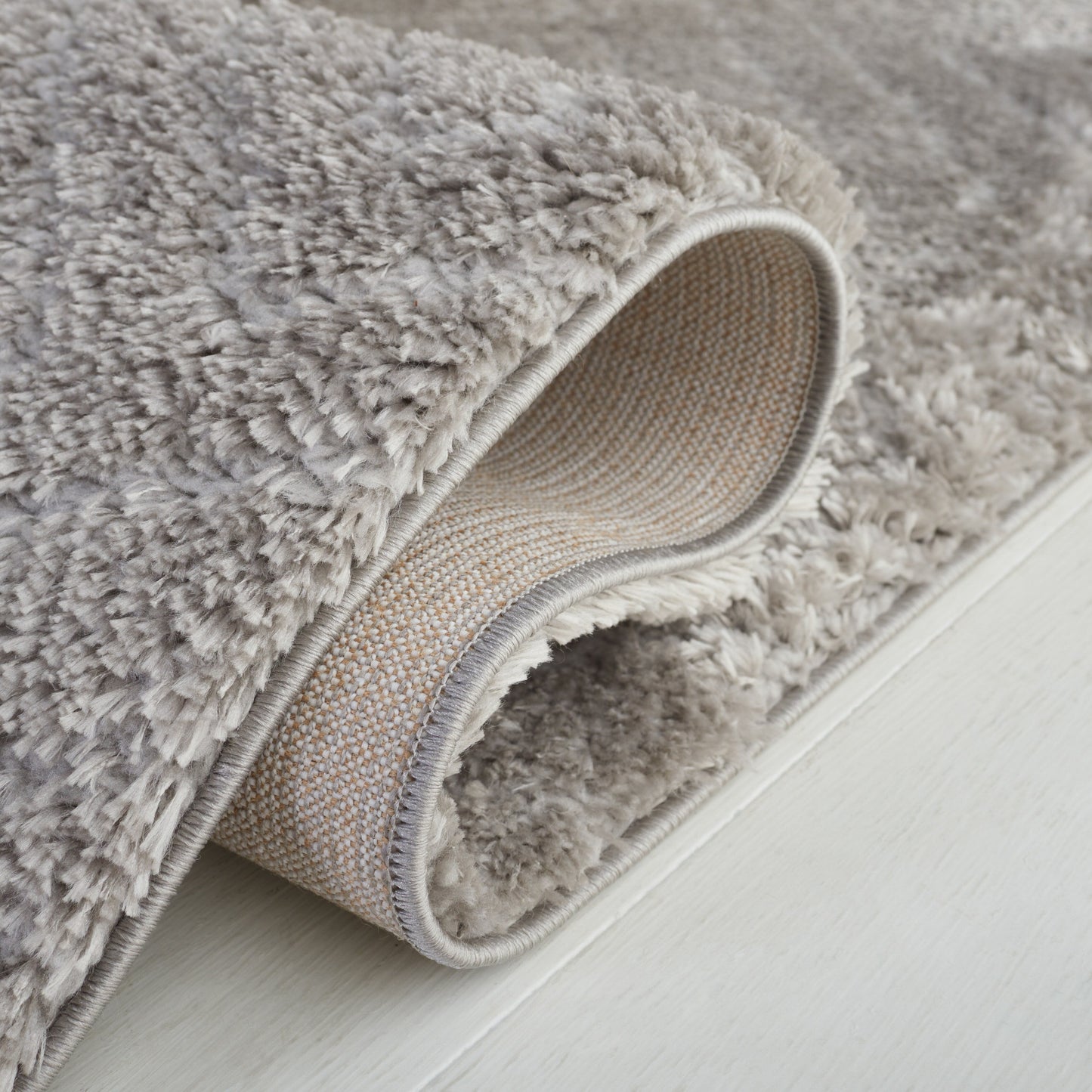 Tapis SAFAVIEH Tahoe Shag Lisjana géométrique de 3 cm d'épaisseur