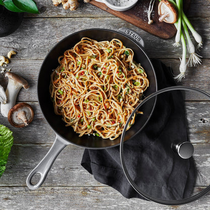 Poêle quotidienne en fonte STAUB de 2,9 litres avec couvercle en verre
