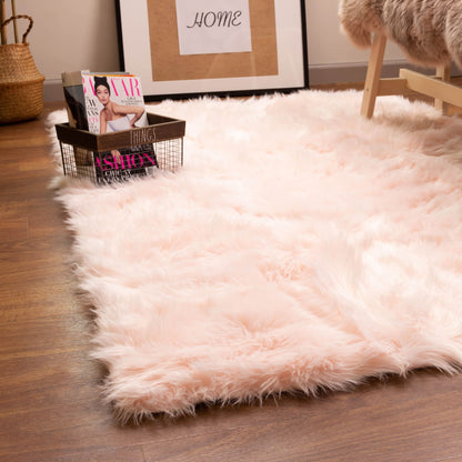 Tapis en fausse fourrure de mouton Silver Orchid Parrott