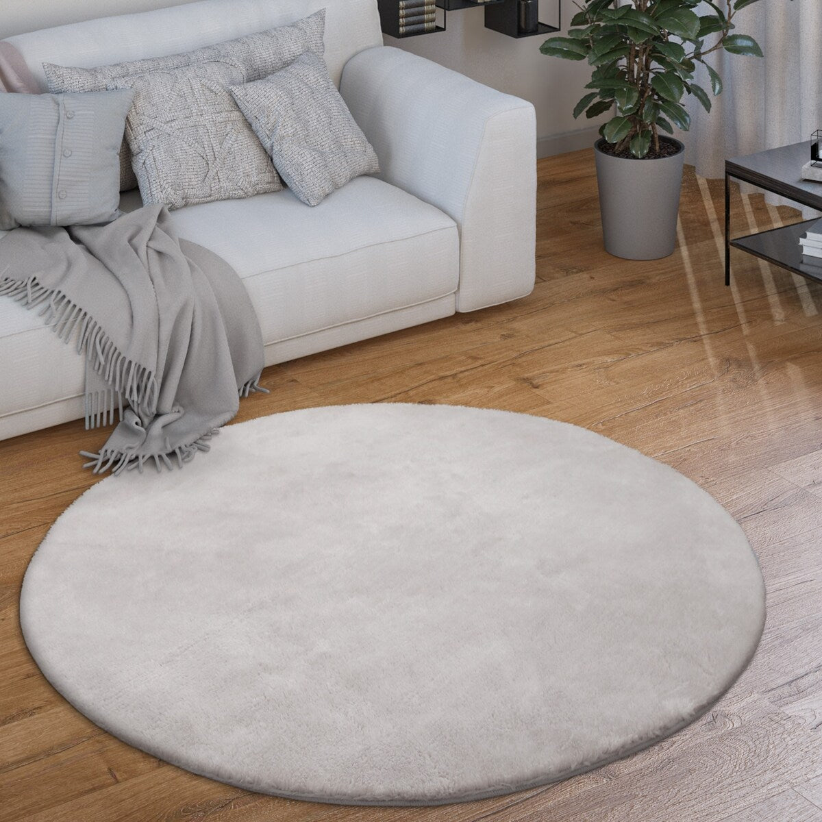 Tapis doux et lavable avec envers antidérapant, disponible en couleurs unies.