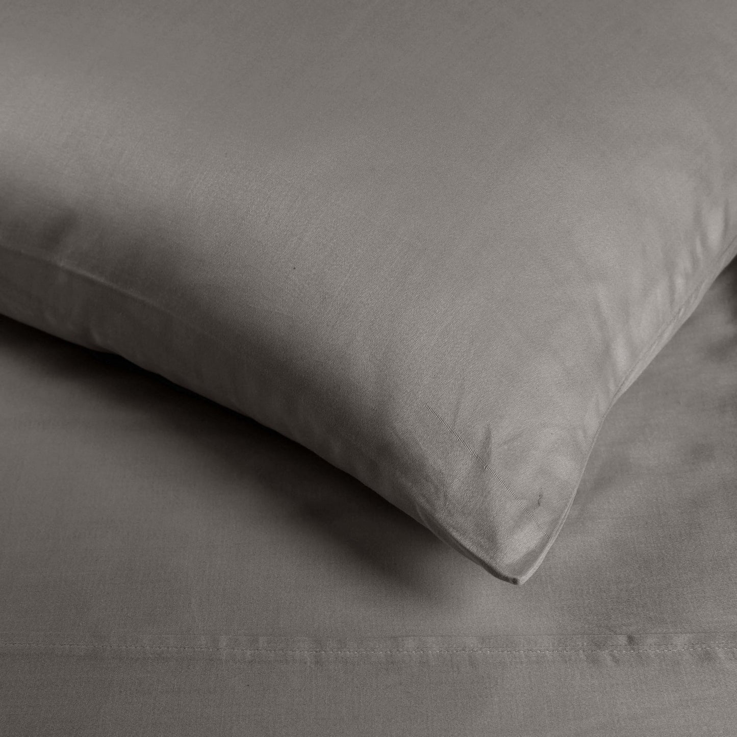 Superior Egyptian Cotton 400 Thread Count Solid Deep Pocket Bed Sheet Set