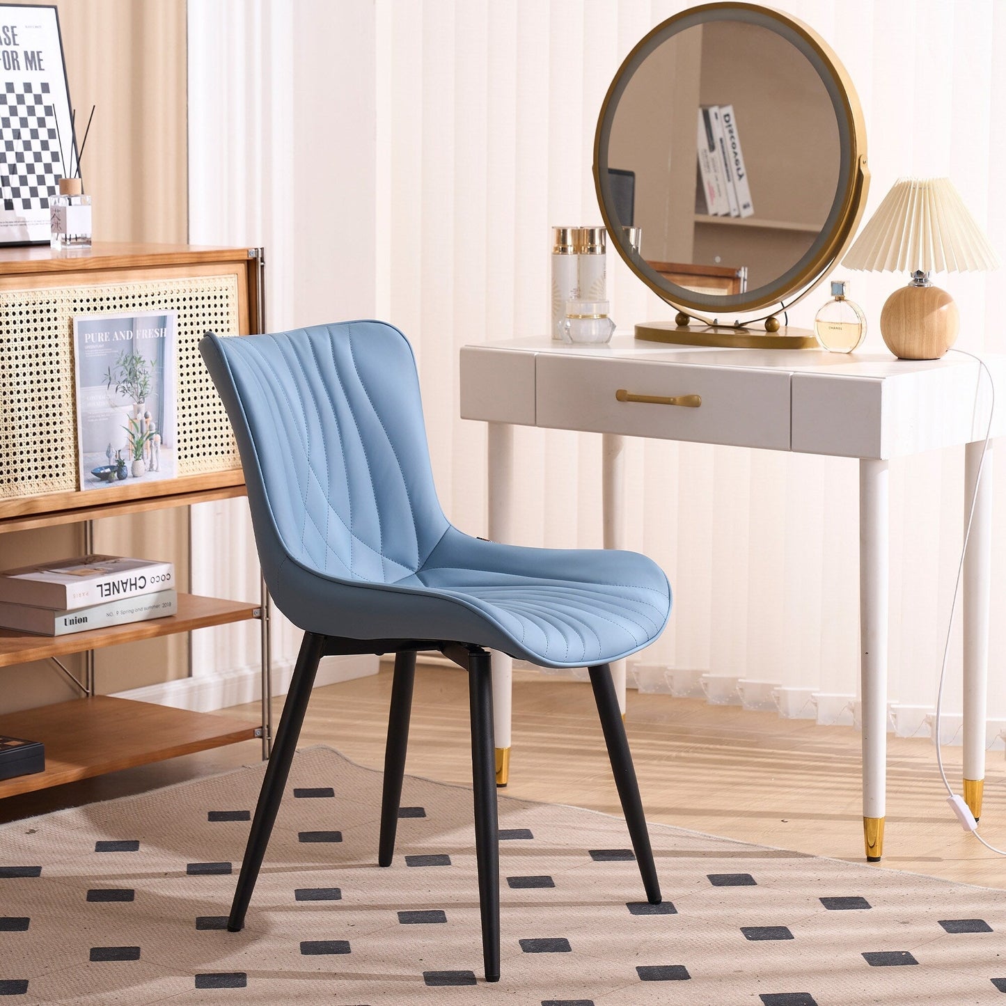 Ensemble de 2 chaises de salle à manger modernes sans accoudoirs, revêtues de cuir.